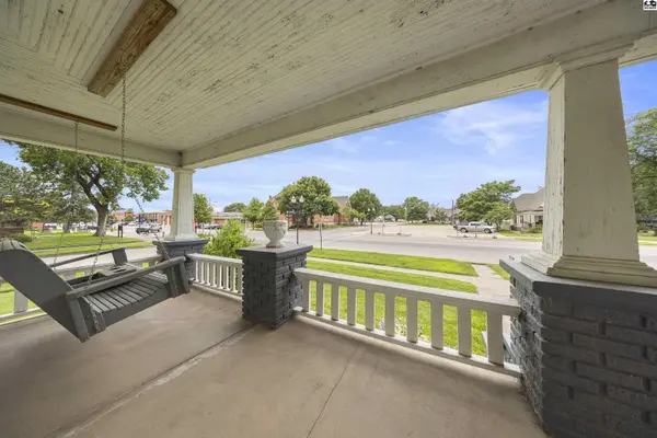 204 N Broadway Ave, Sterling, KS 67579