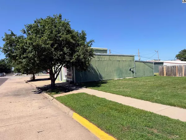 110 S Pioneer, Lyons, KS 67554