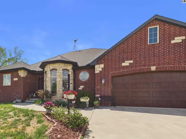 22015 W 101st St N, Mount Hope, KS 67108