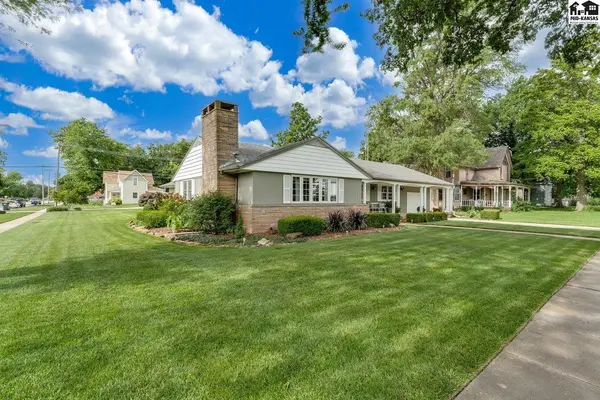 321 E Main St, Sterling, KS 67579