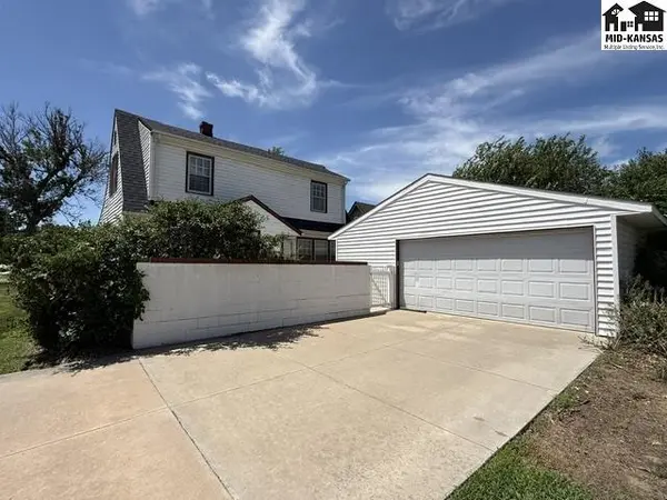 2201 N Main St, Hutchinson, KS 67502-9227