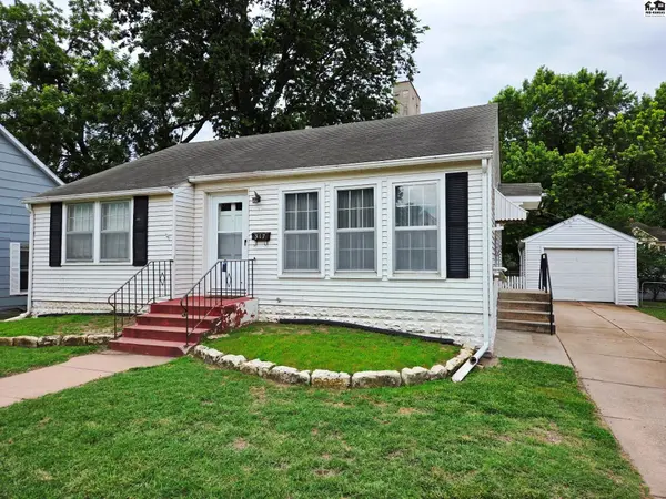 317 E 8th St, Newton, KS 67114