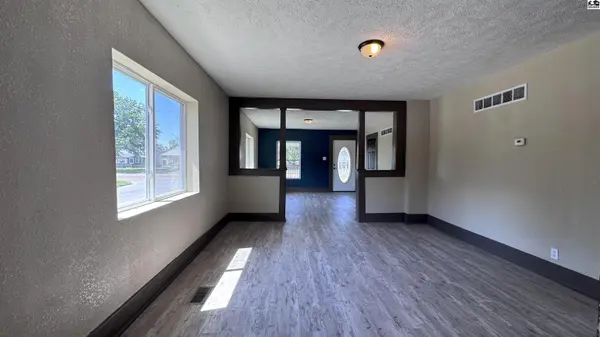 1001 E Avenue A, Hutchinson, KS 67501-7456