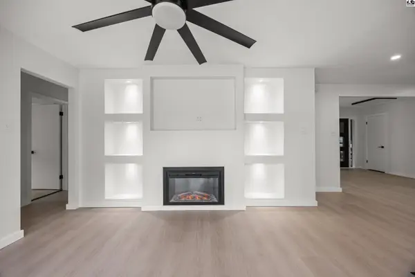 16 Carlton Rd, Hutchinson, KS 67502