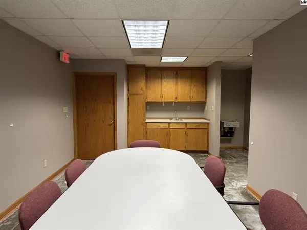 621 N Hickory St, Mcpherson, KS 67460