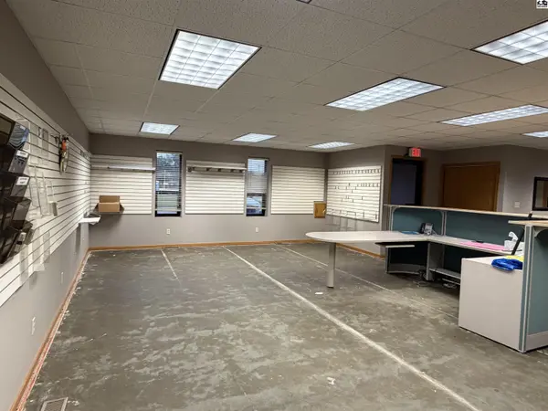 621 N Hickory St, Mcpherson, KS 67460