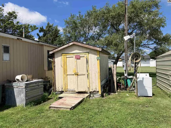 713 E South Ave, St. John, KS 67576
