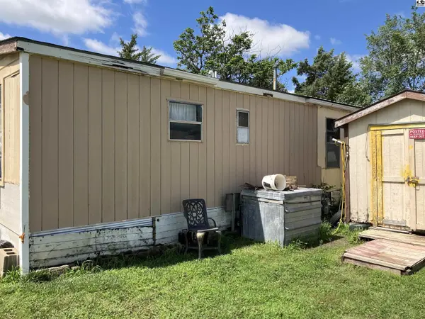 713 E South Ave, St. John, KS 67576