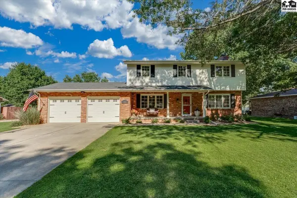 4604 Sequoia St, Hutchinson, KS 67502