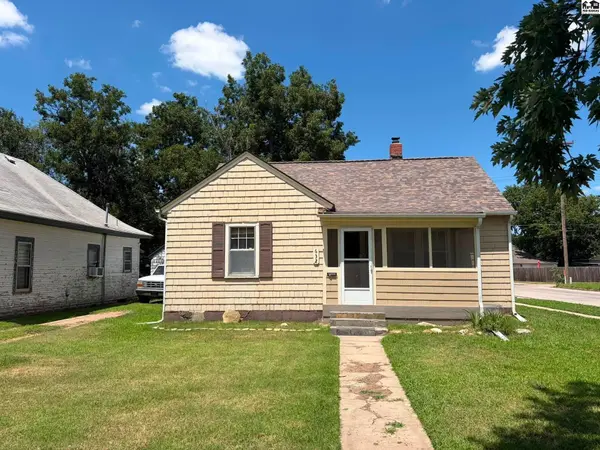 632 E 7th Ave, Hutchinson, KS 67501