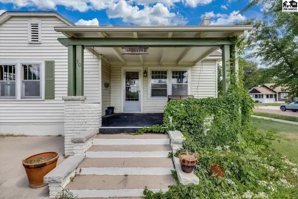 30 E 17th Ave, Hutchinson, KS 67501