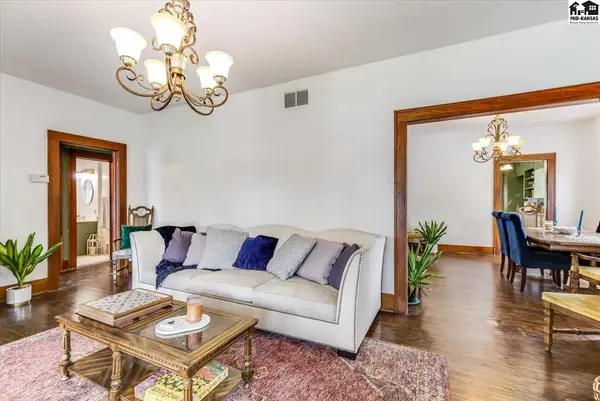 30 E 17th Ave, Hutchinson, KS 67501