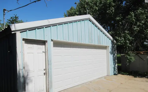 620 Park St, Larned, KS 67550