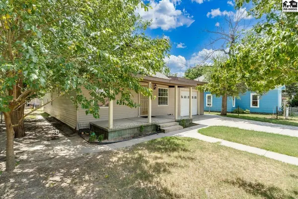 309 E Carpenter St, Hutchinson, KS 67501