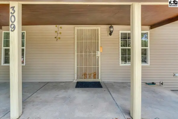 309 E Carpenter St, Hutchinson, KS 67501