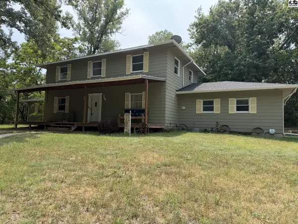 7017 N Valley Rd, Hutchinson, KS 67502