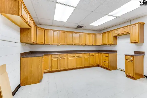 518 N Washinton St, Hutchinson, KS 67501