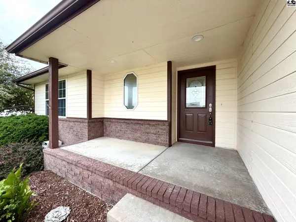 2402 N King St, Hutchinson, KS 67502