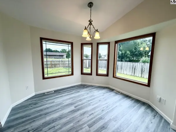 2402 N King St, Hutchinson, KS 67502