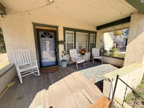 1715 N Maple St, Hutchinson, KS 67502