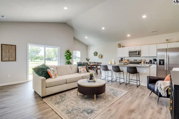 1029 Clubhouse Dr, Mcpherson, KS 67460