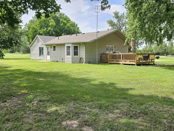 3319 E 69th Ave, Hutchinson, KS 67502
