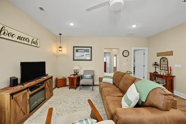 1007 Lingonberry Ln, Lindsborg, KS 67456