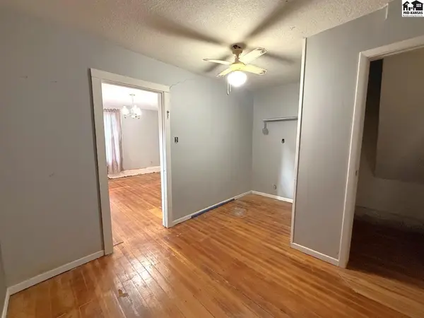 305 S Locust St, Inman, KS 67546
