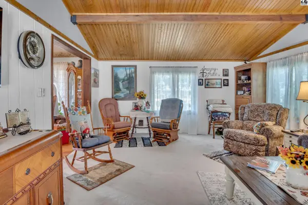 2234 22nd Ave, Galva, KS 67443