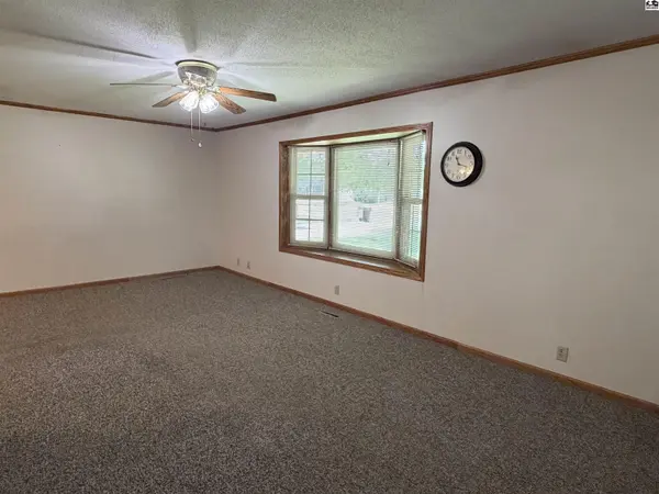 1458 N Maple St, Mcpherson, KS 67460