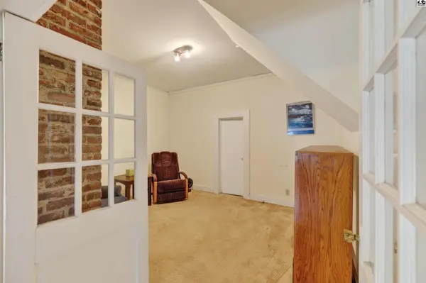 507 W 6th St, Newton, KS 67114