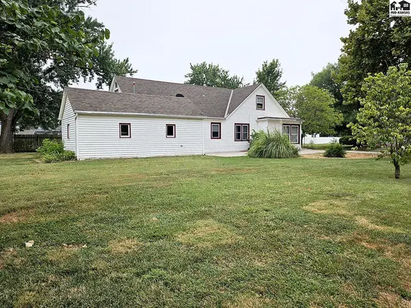 452 N Maxwell St, Mcpherson, KS 67460