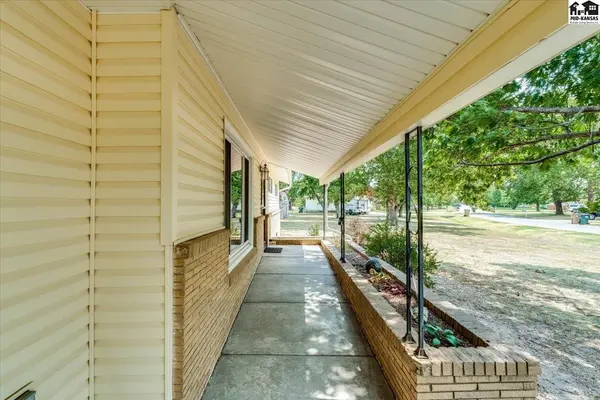 1500 E 35th Ave, Hutchinson, KS 67502