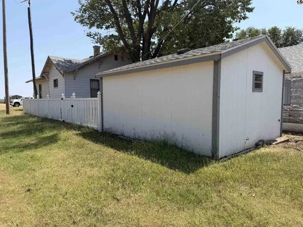 201 Moore St, Coats, KS 67124