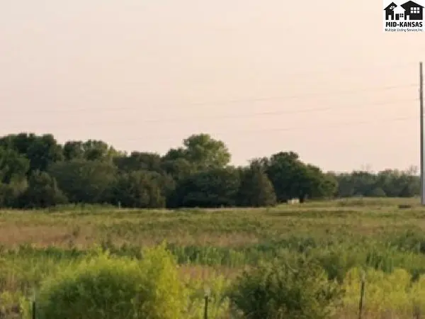 00000 N Lorraine St, Hutchinson, KS 67502