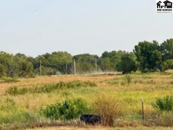 00000 N Lorraine St, Hutchinson, KS 67502