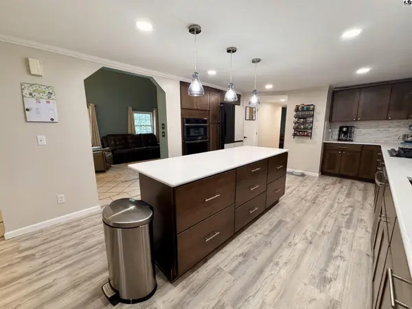 1302 E 95th Ave, Hutchinson, KS 67502