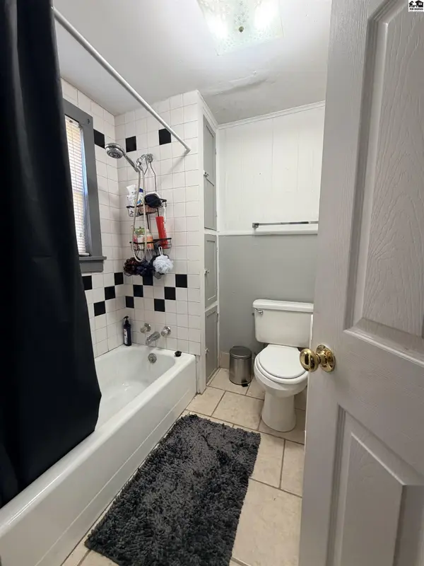 510 E 2nd Ave, Hutchinson, KS 67501