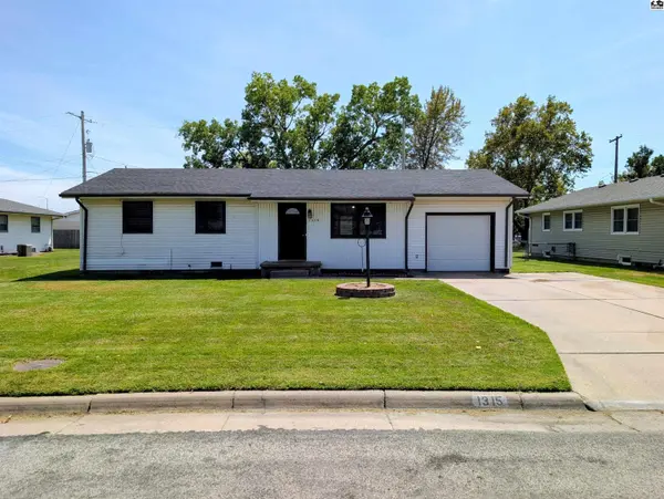 1315 13th Terr, Hutchinson, KS 67501
