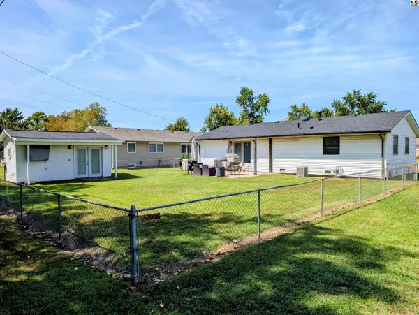 1315 13th Terr, Hutchinson, KS 67501