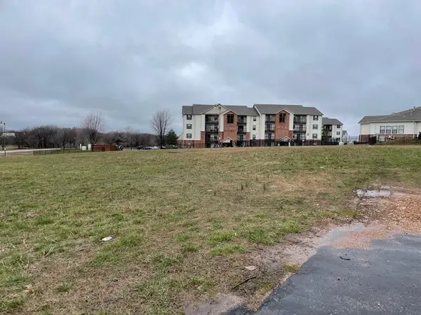 3340 W Bellaire ST, Springfield, MO 65803