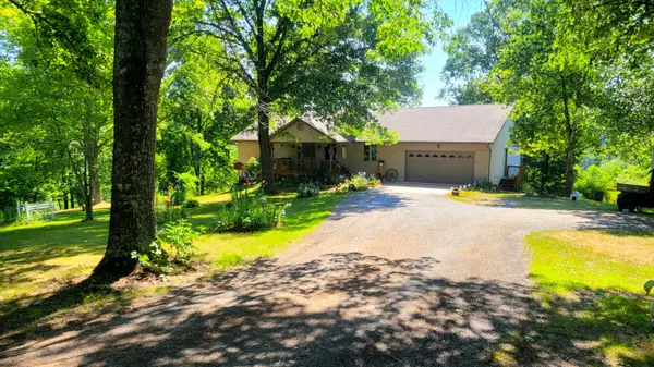 1201 Railey Creek RD, Reeds Spring, MO 65737