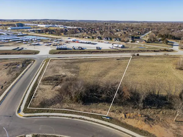 002 S Faith CT, Bolivar, MO 65613
