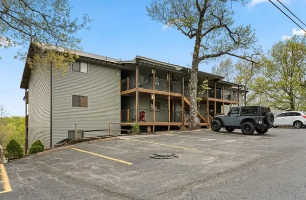 388 Notch LN #4, Branson West, MO 65737