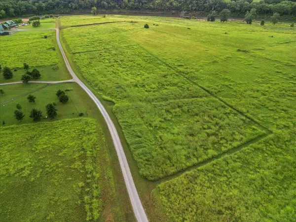 000 Northfork Village Road, Tecumseh, MO 65760