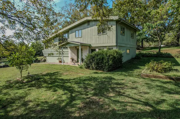 28409 Bali RD, Warsaw, MO 65355