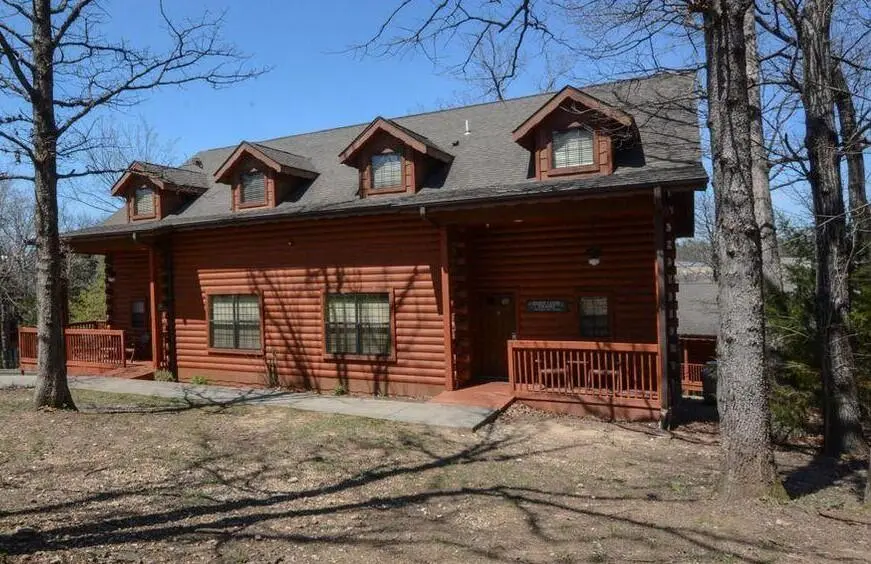 228-230 Oak Ridge RD, Branson, MO 65616