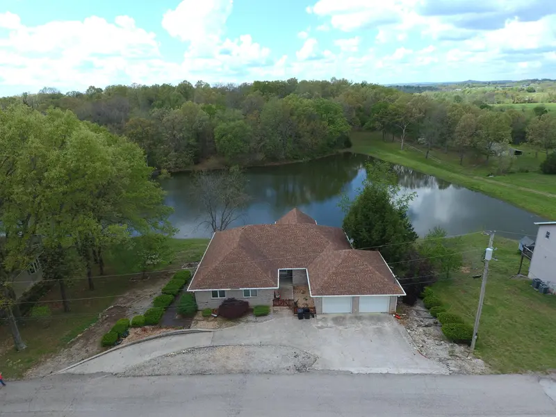 1913 Wayside LN, Ava, MO 65608