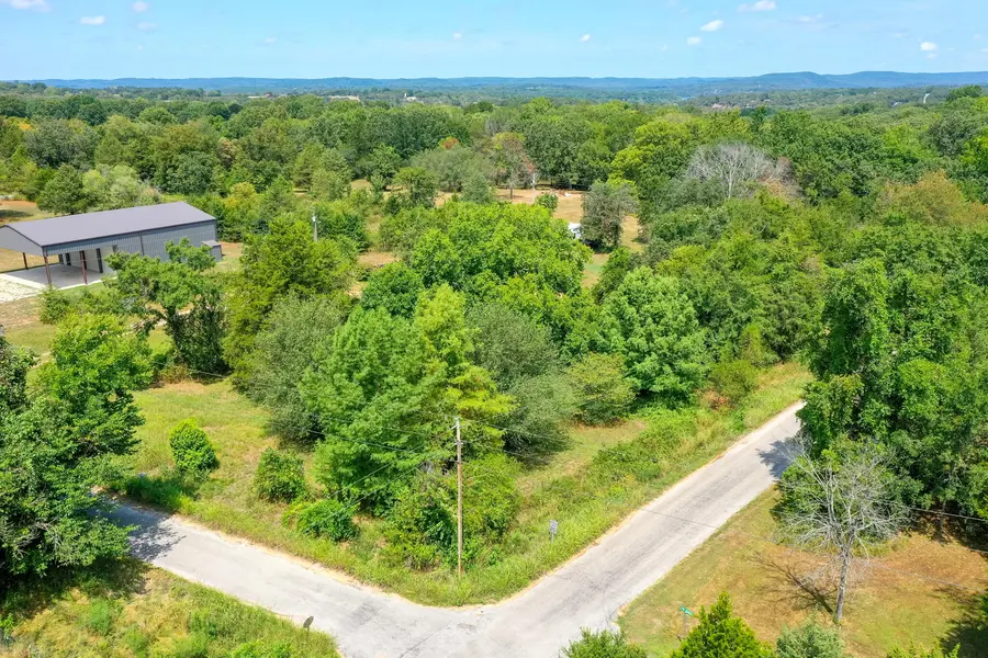 000 Farm Road 1220, Eagle Rock, MO 65641