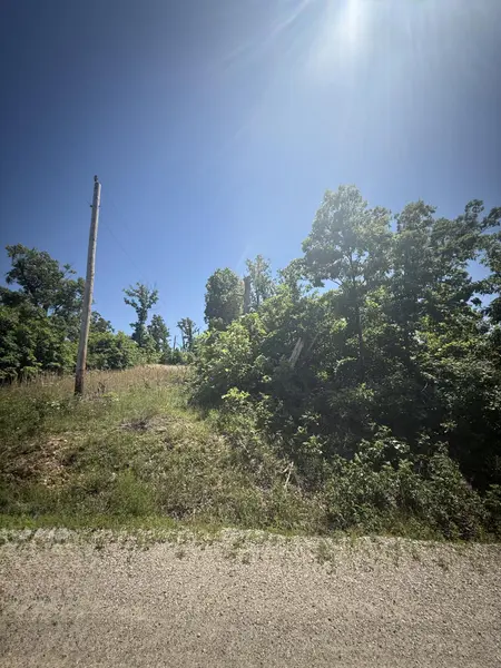 000 Stanton RD, Richland, MO 65556